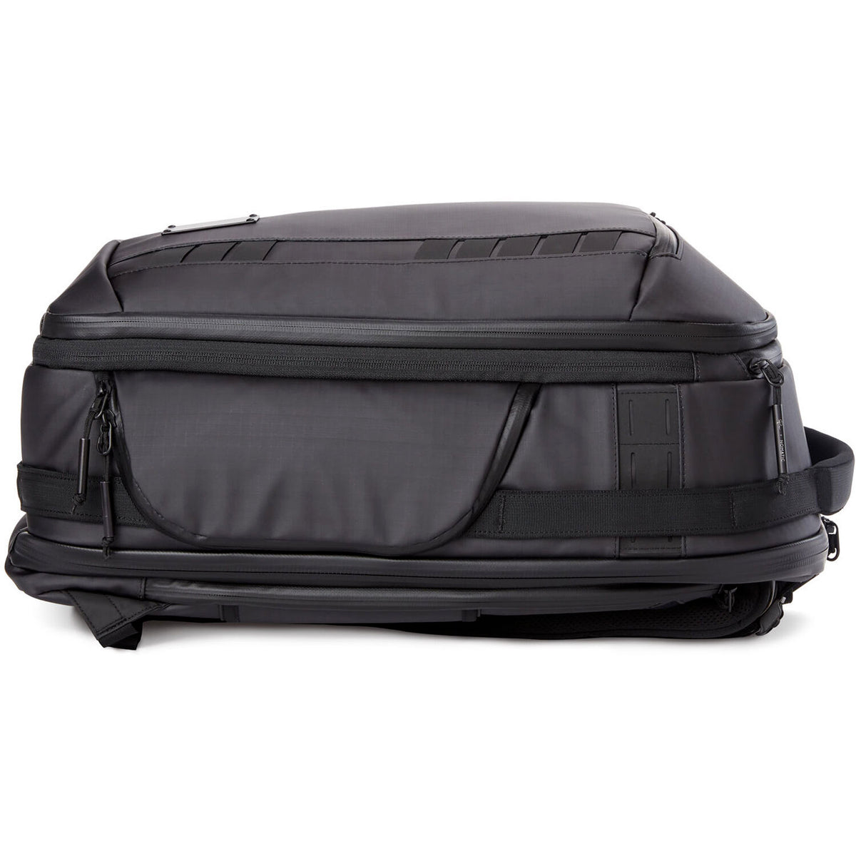 Mochila Nomatic McKinnon 35L - puertos y conexiones