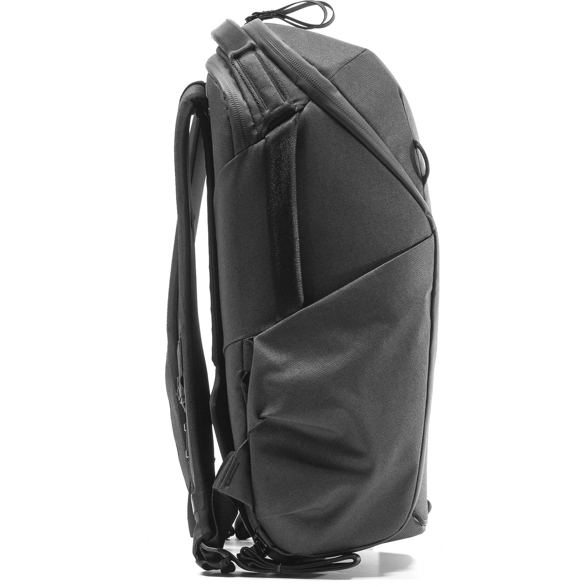 Mochila Peak Design Everyday Zip (Negro, 15L) - puertos y conexiones