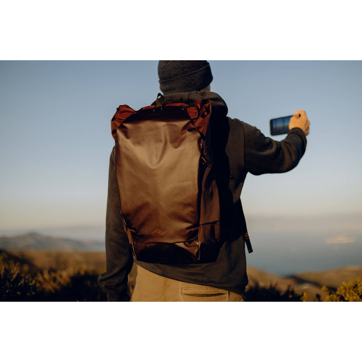 Mochila Peak Design Outdoor (Eclipse, 18L) - contenido de la caja