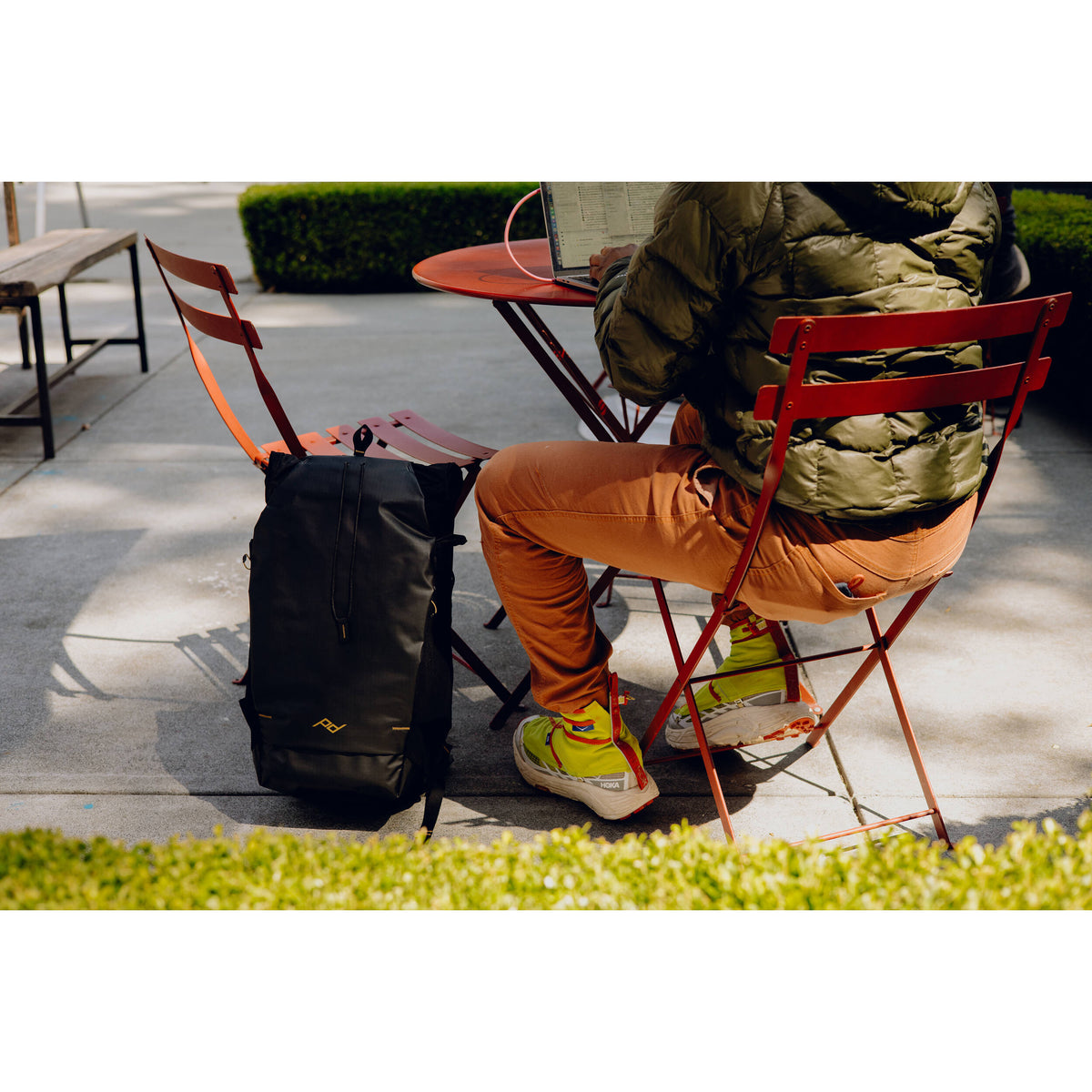Mochila Peak Design Outdoor (Negro, 18L) - detalle
