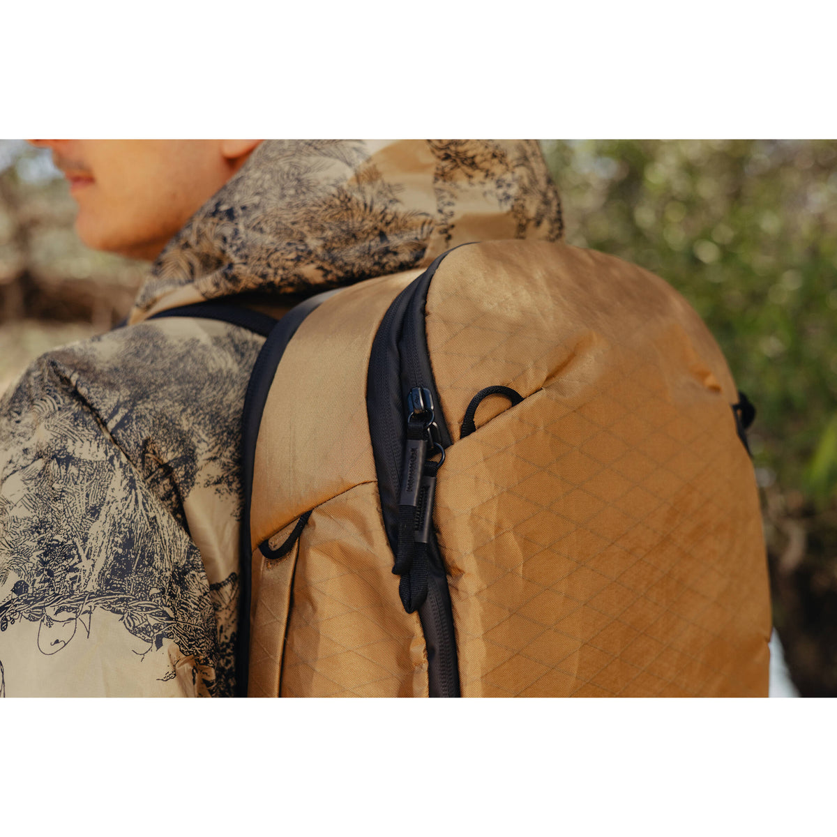 Mochila Peak Design Travel (Coyote, 30L) - contenido de la caja