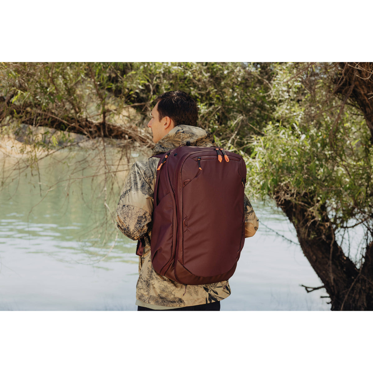 Mochila Peak Design Travel (Eclipse, 45L) - detalle