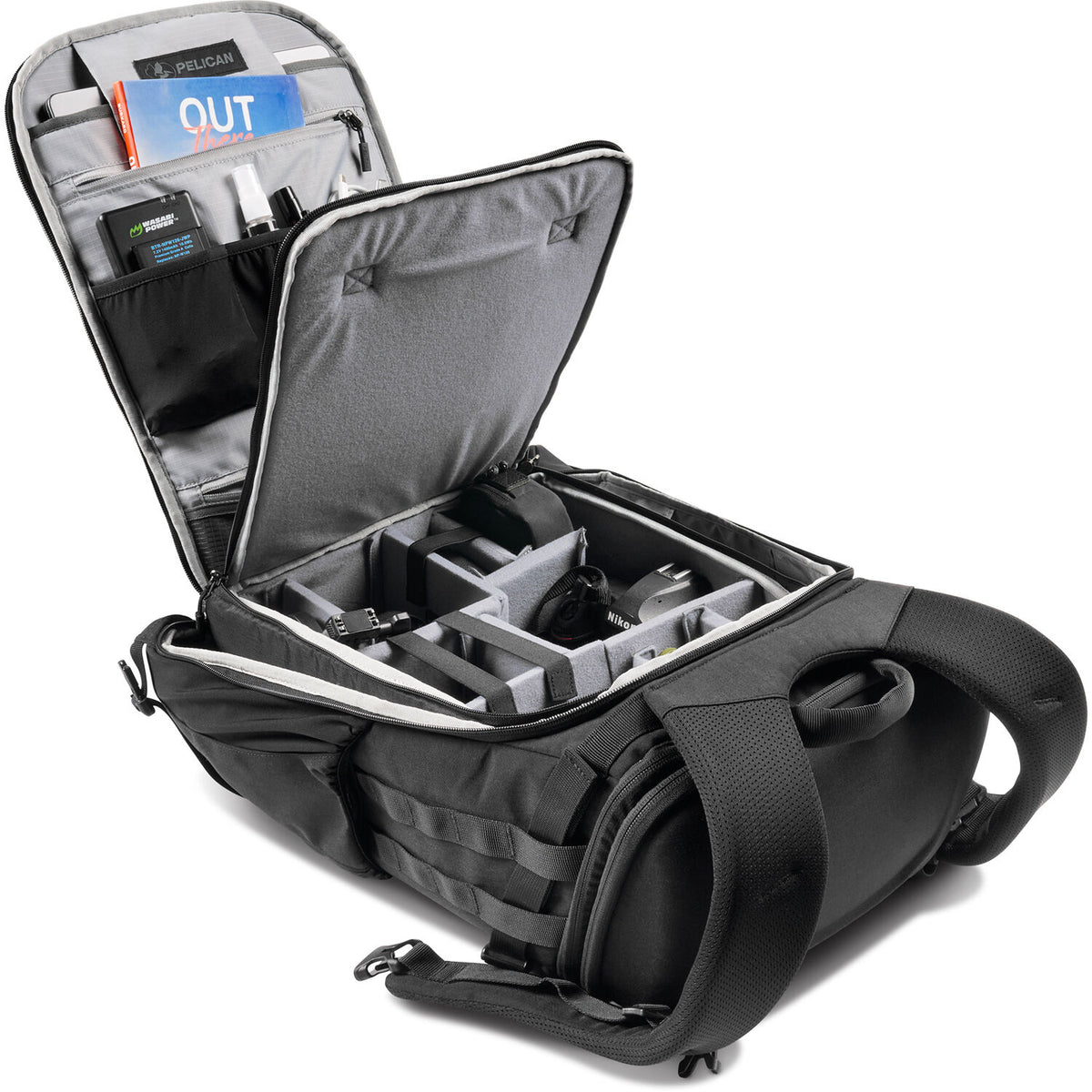 Mochila Pelican AEGIS Creator Series (Charcoal Sage, 35L) - en uso
