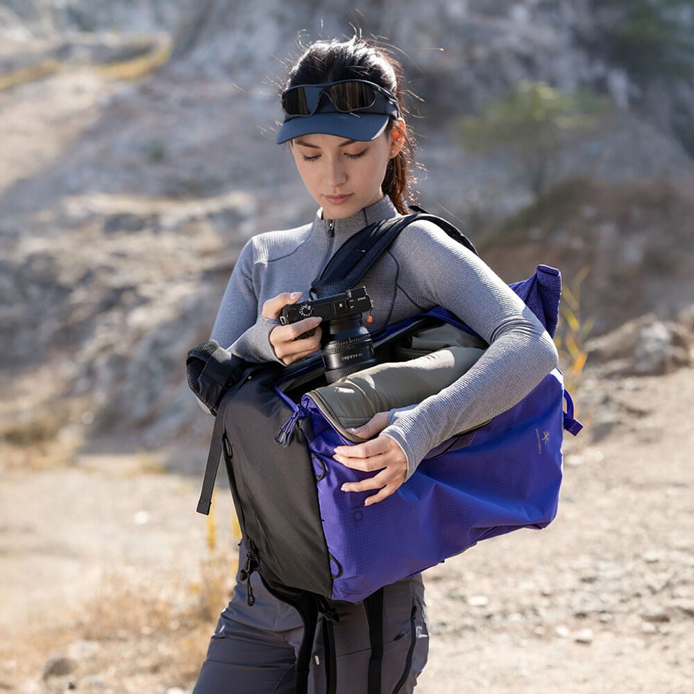 Mochila PGYTECH OnePro Ultralight (Space Negro, 30L) - vista trasera