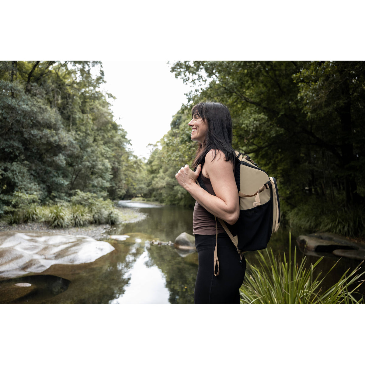 Mochila PolarPro RoadRunner (16L, Desert) - detalle