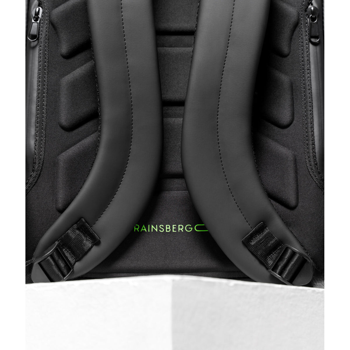 Mochila RAINSBERG Photo-X (Gris) - en uso