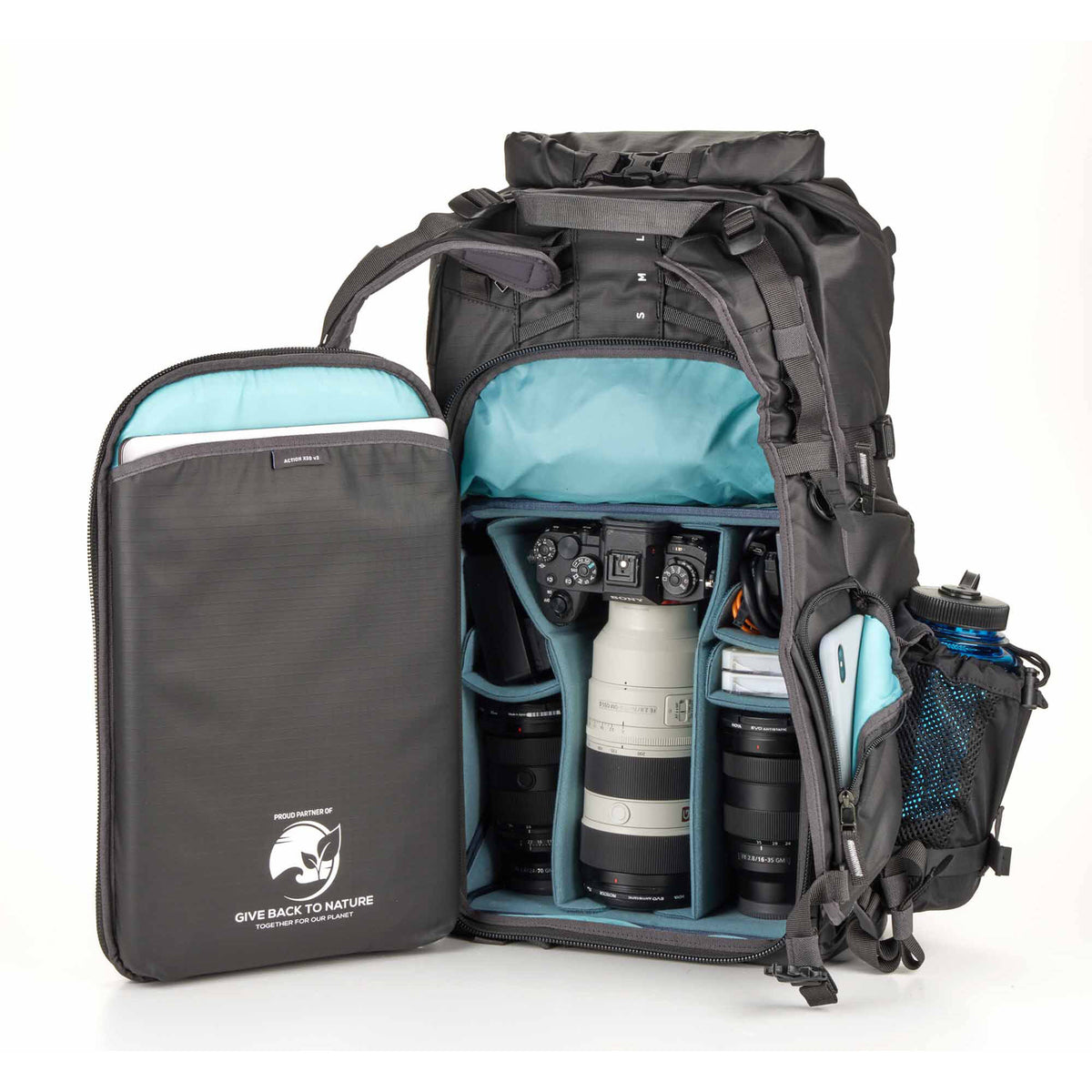 Mochila Shimoda Designs Action X30 V2 (Negro, 30L) - puertos y conexiones