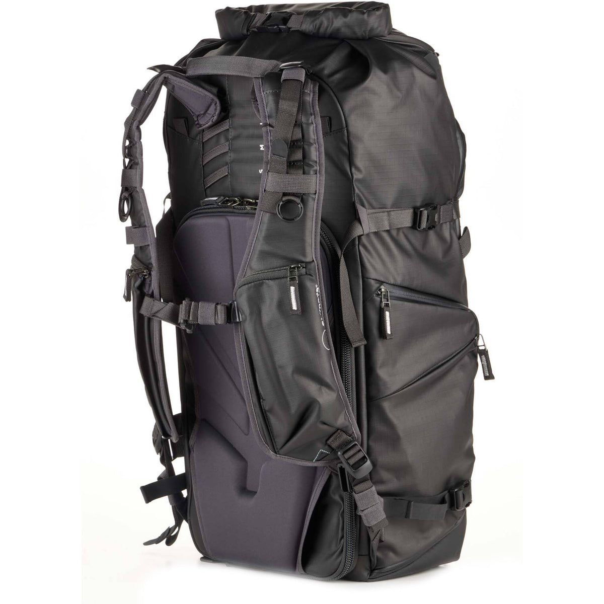 Mochila Shimoda Designs Action X50 V2 Starter Kit (Army Verde, 50L) - en uso