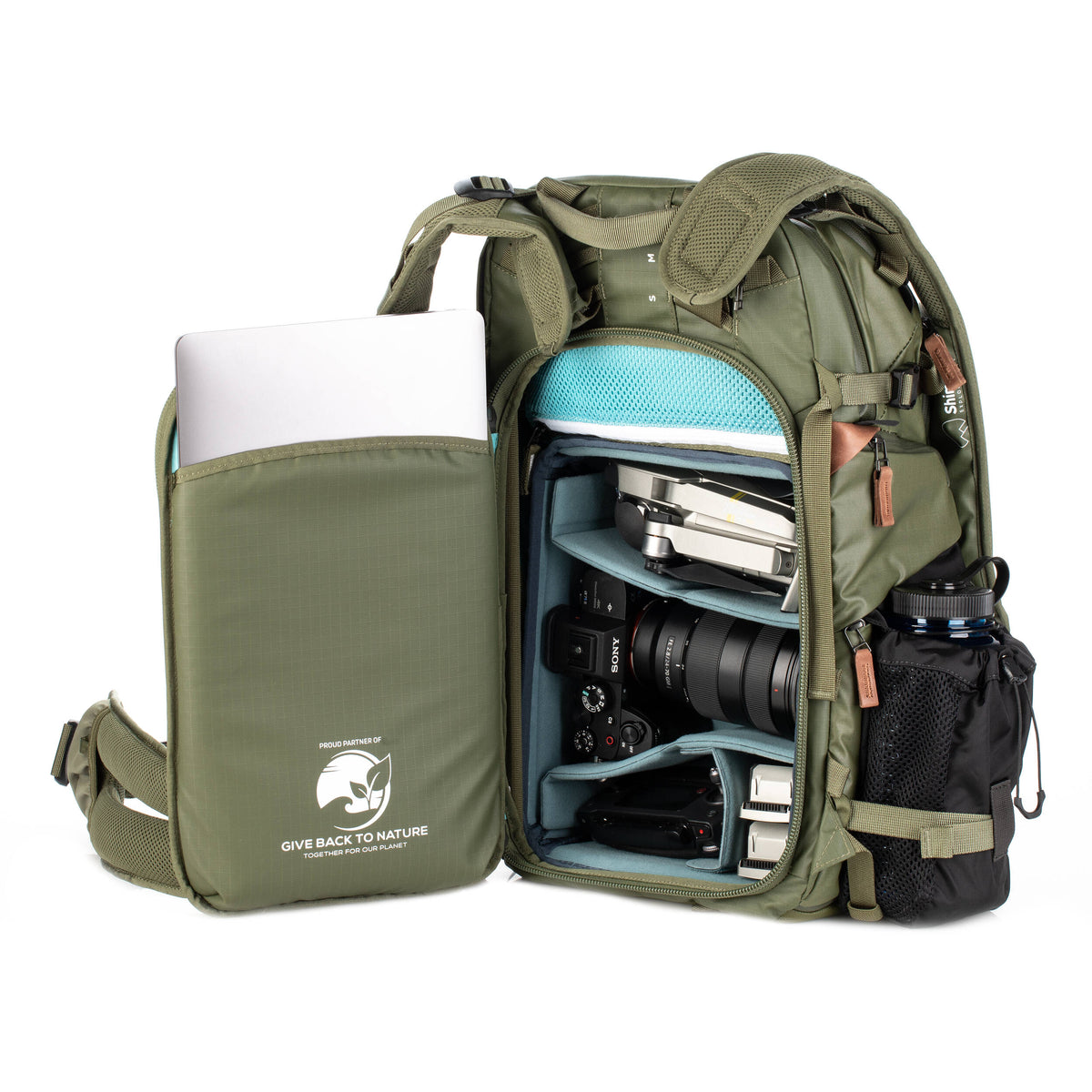 Mochila Shimoda Designs Explore v2 25 Photo Starter Kit (Negro) - puertos y conexiones