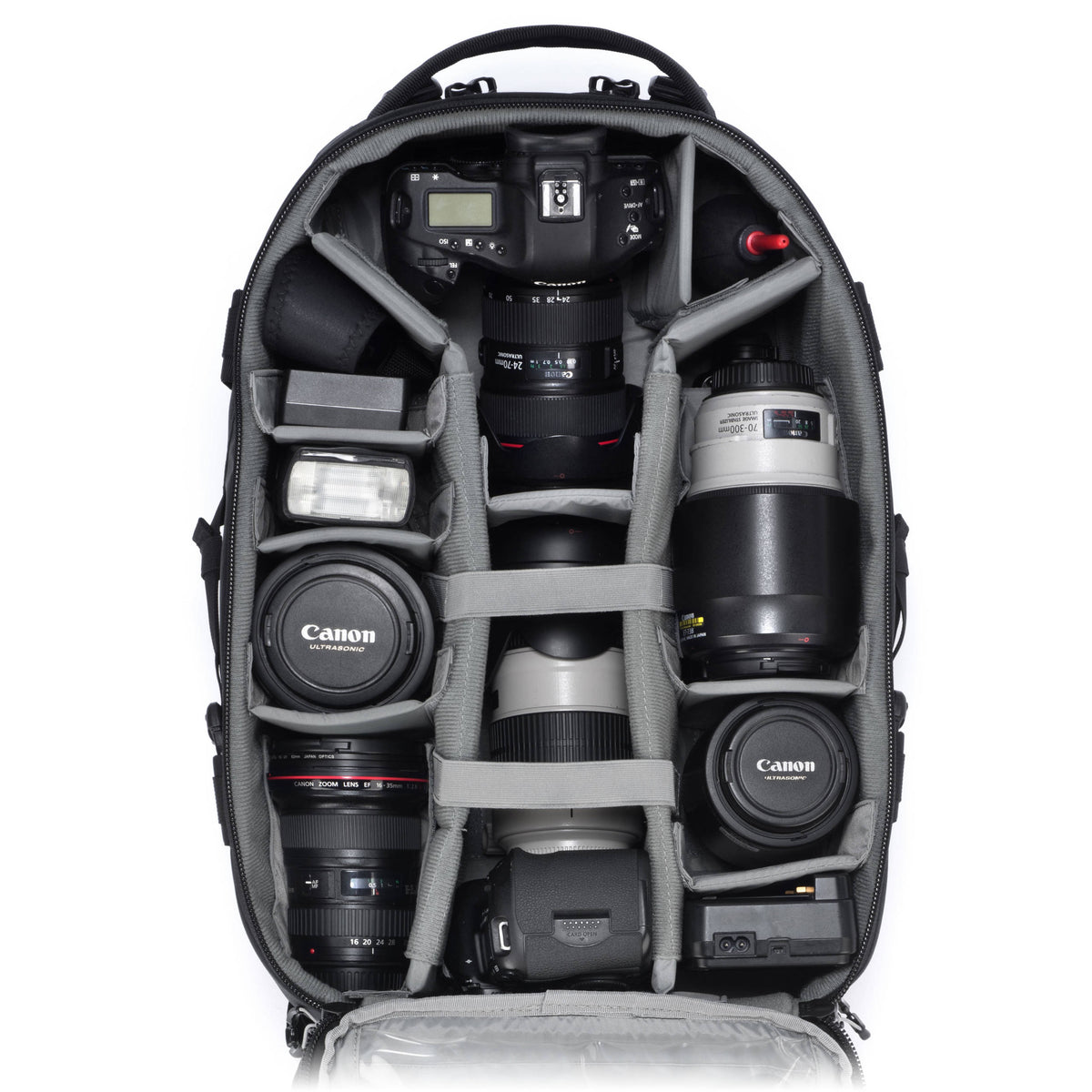 Mochila Tamrac Professional Series: Anvil 27 (Negro) - puertos y conexiones