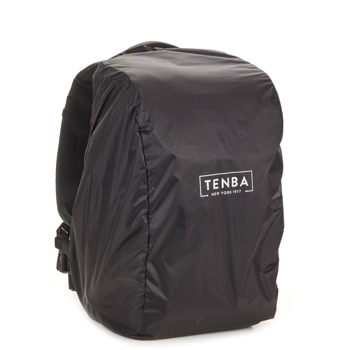 Mochila Tenba Axis V2 LT (Negro, 18L) - en uso