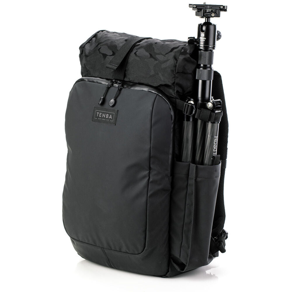 Mochila Tenba Fulton v2 16L Photo (Negro & Negro camouflage) - puertos y conexiones
