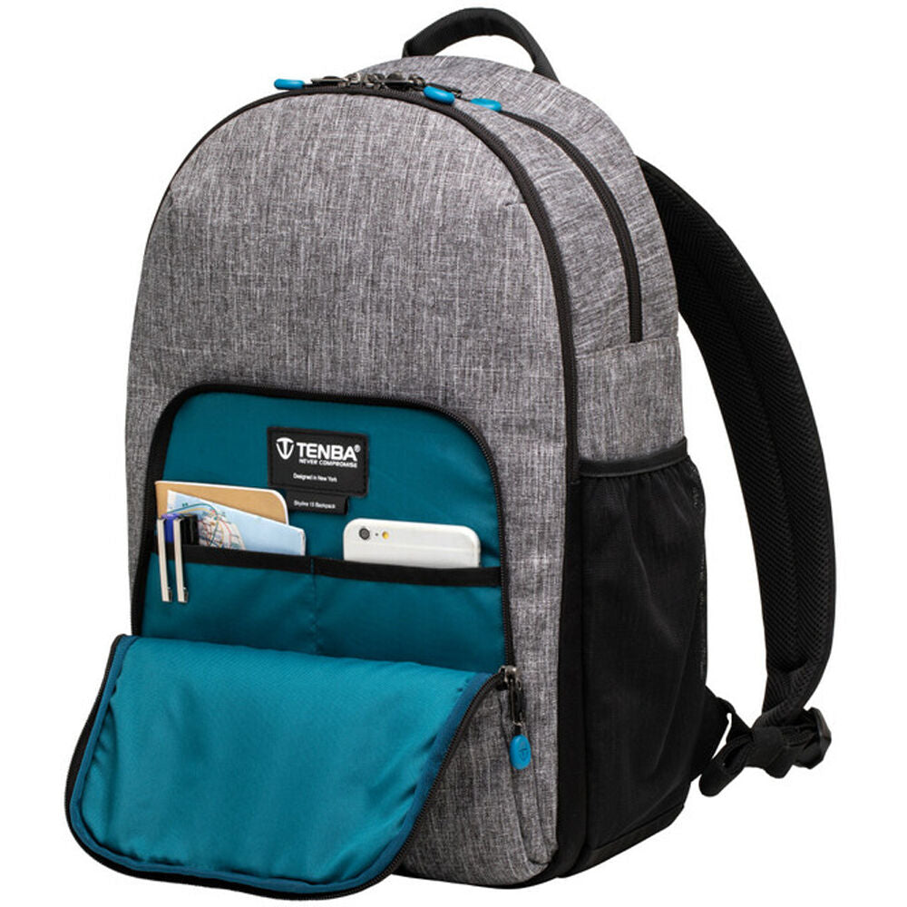 Mochila Tenba Skyline 13 (Gris) - en uso