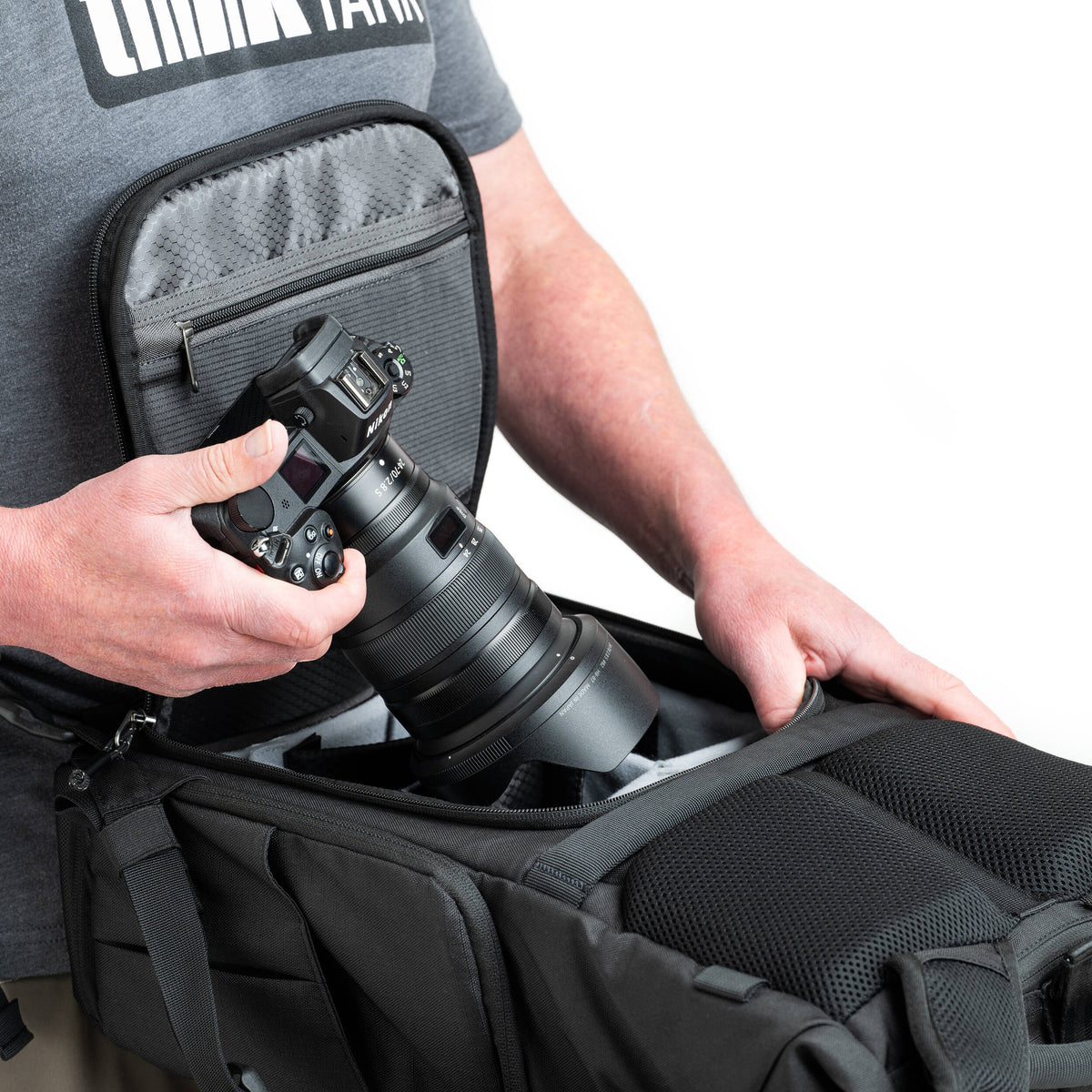 Mochila Think Tank Photo FocusPoint Rolltop (Greenway, 22 L) - en uso