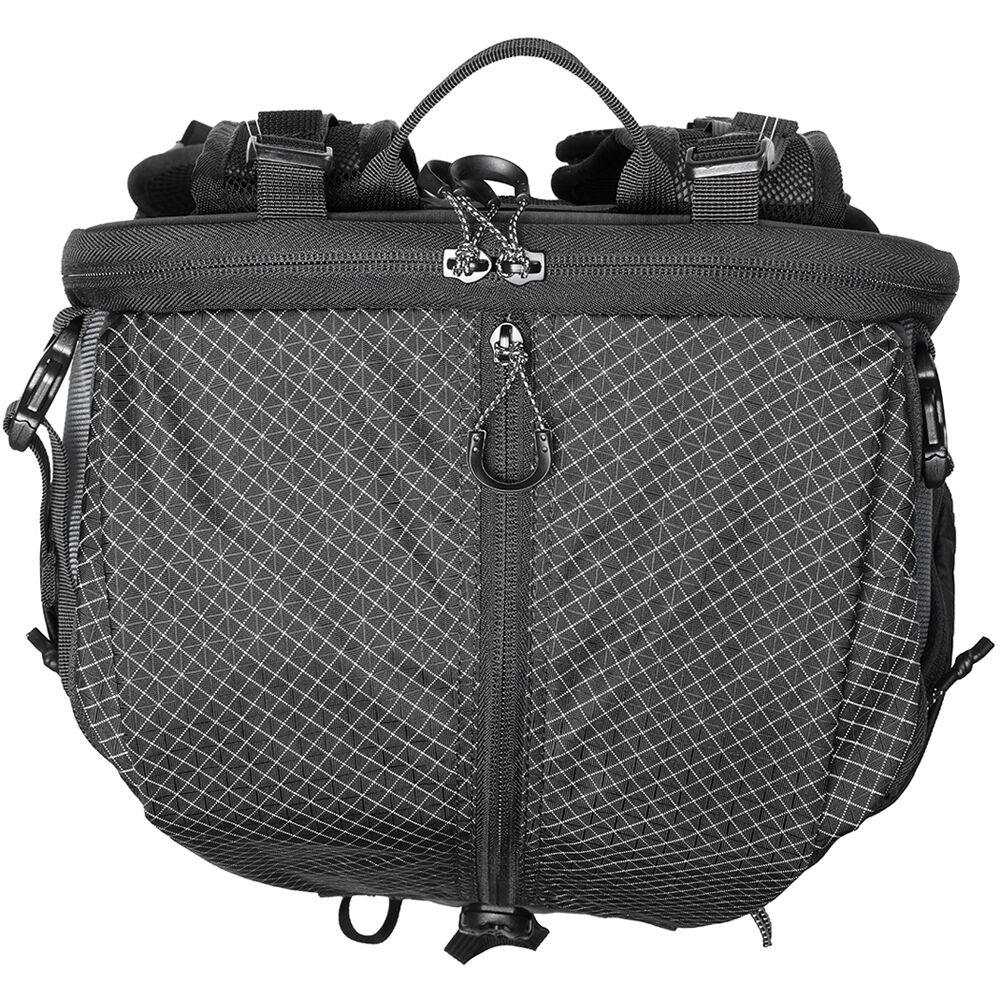 Mochila Ulanzi TP01 Travel (Negro, 25L) - en uso