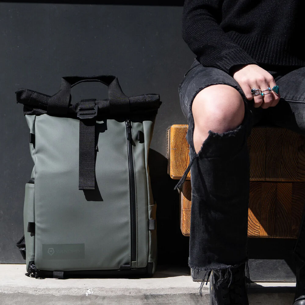 Mochila WANDRD PRVKE Lite V3 (Wasatch Verde, 15L) - contenido de la caja