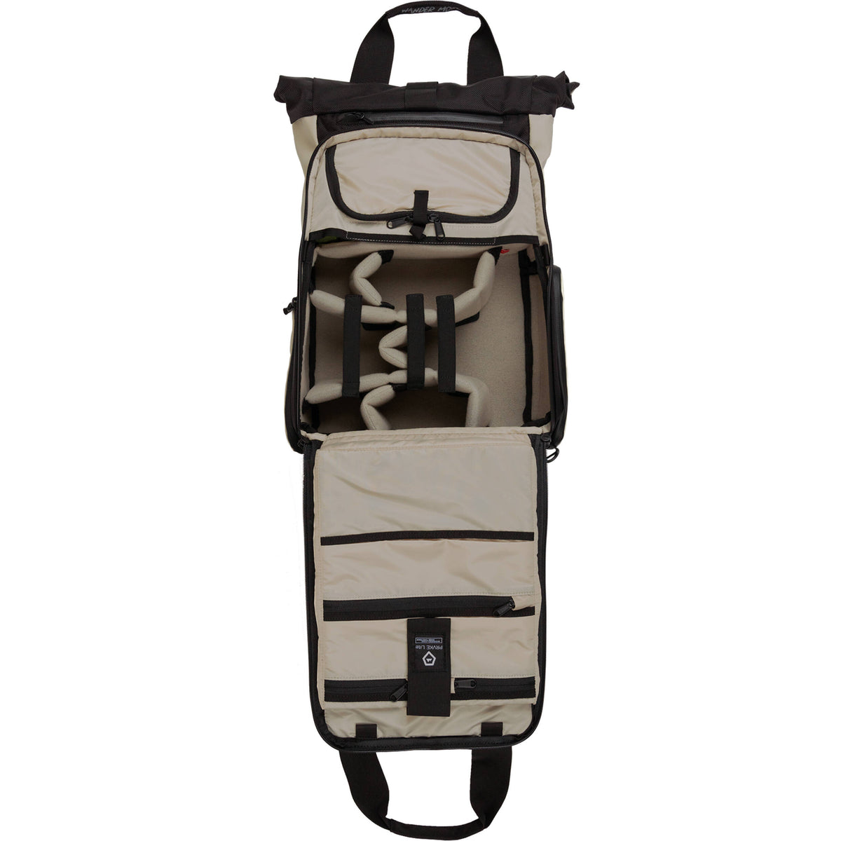 Mochila WANDRD PRVKE Lite V3 (Yuma Beige, 15L) - vista trasera