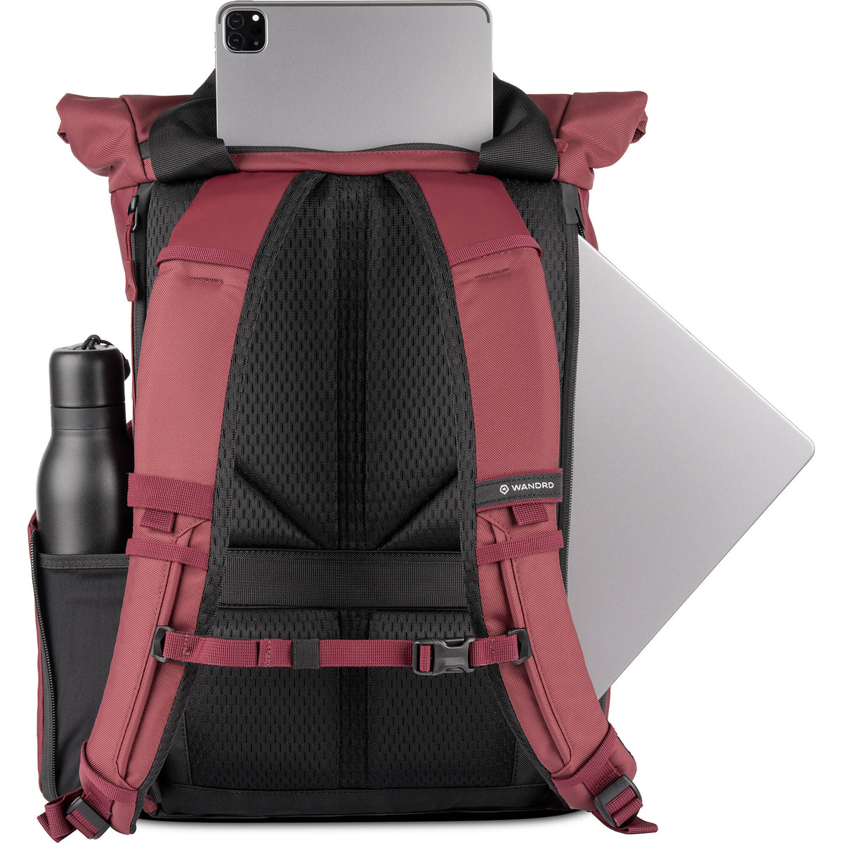 Mochila WANDRD PRVKE (Rhone Burgundy, 15L) - vista trasera