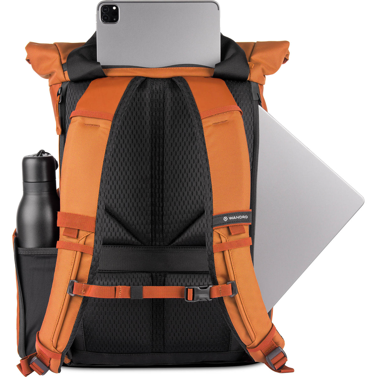 Mochila WANDRD PRVKE (Sedona Naranja, 15L) - vista trasera