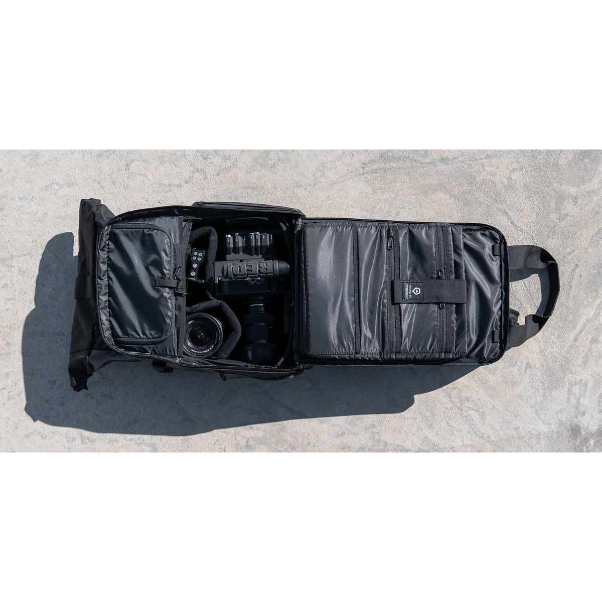 Mochila WANDRD PRVKE V3 con Photo Bundle (Azul, 21L) - contenido de la caja