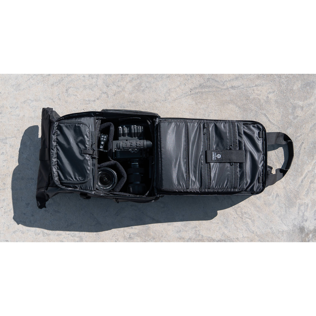 Mochila WANDRD PRVKE V3 con Photo Bundle (Verde, 21L) - contenido de la caja