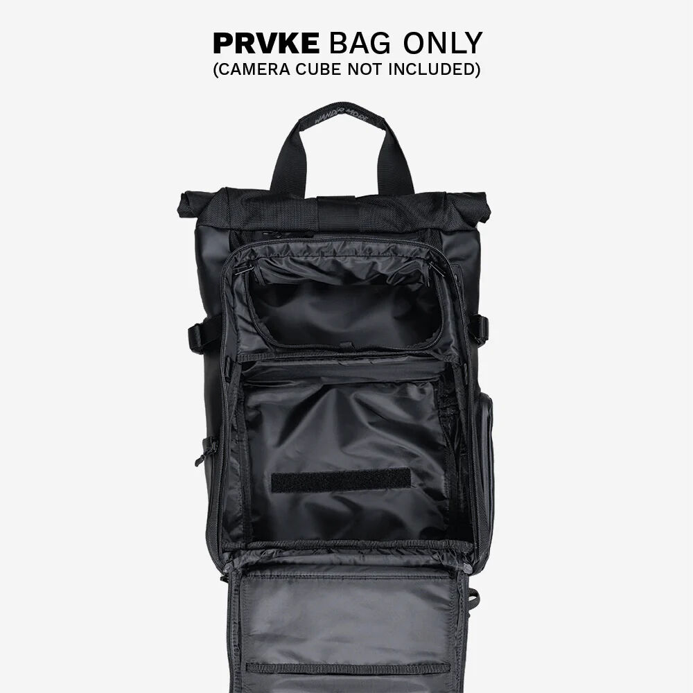Mochila WANDRD PRVKE V3 (Wasatch Verde, 21L) - puertos y conexiones