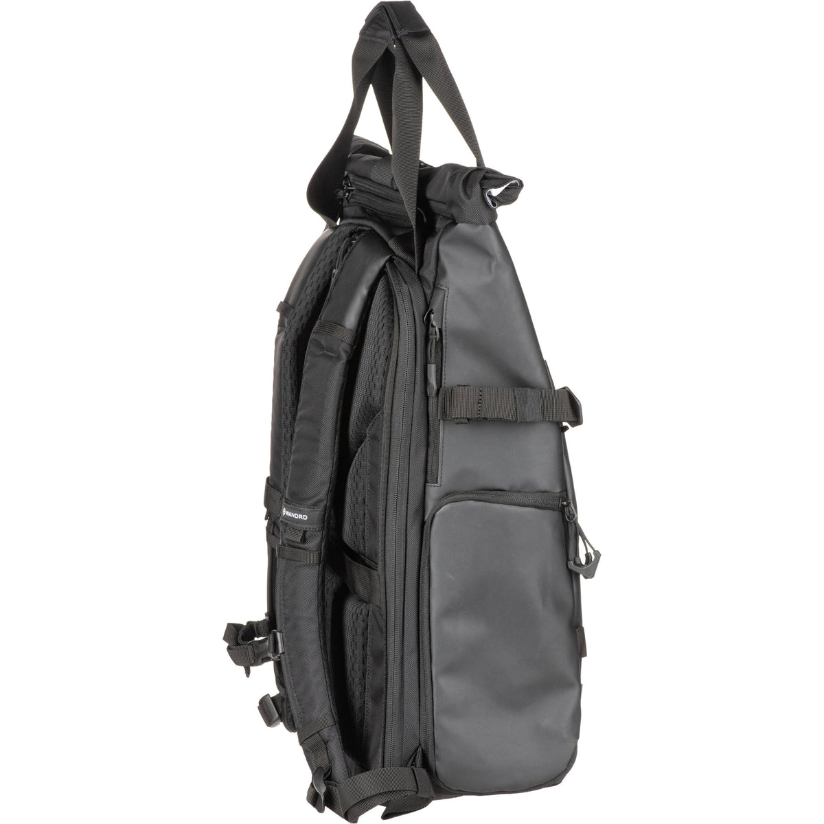 Mochila WANDRD PRVKE V4 (Negro, 41L) - puertos y conexiones