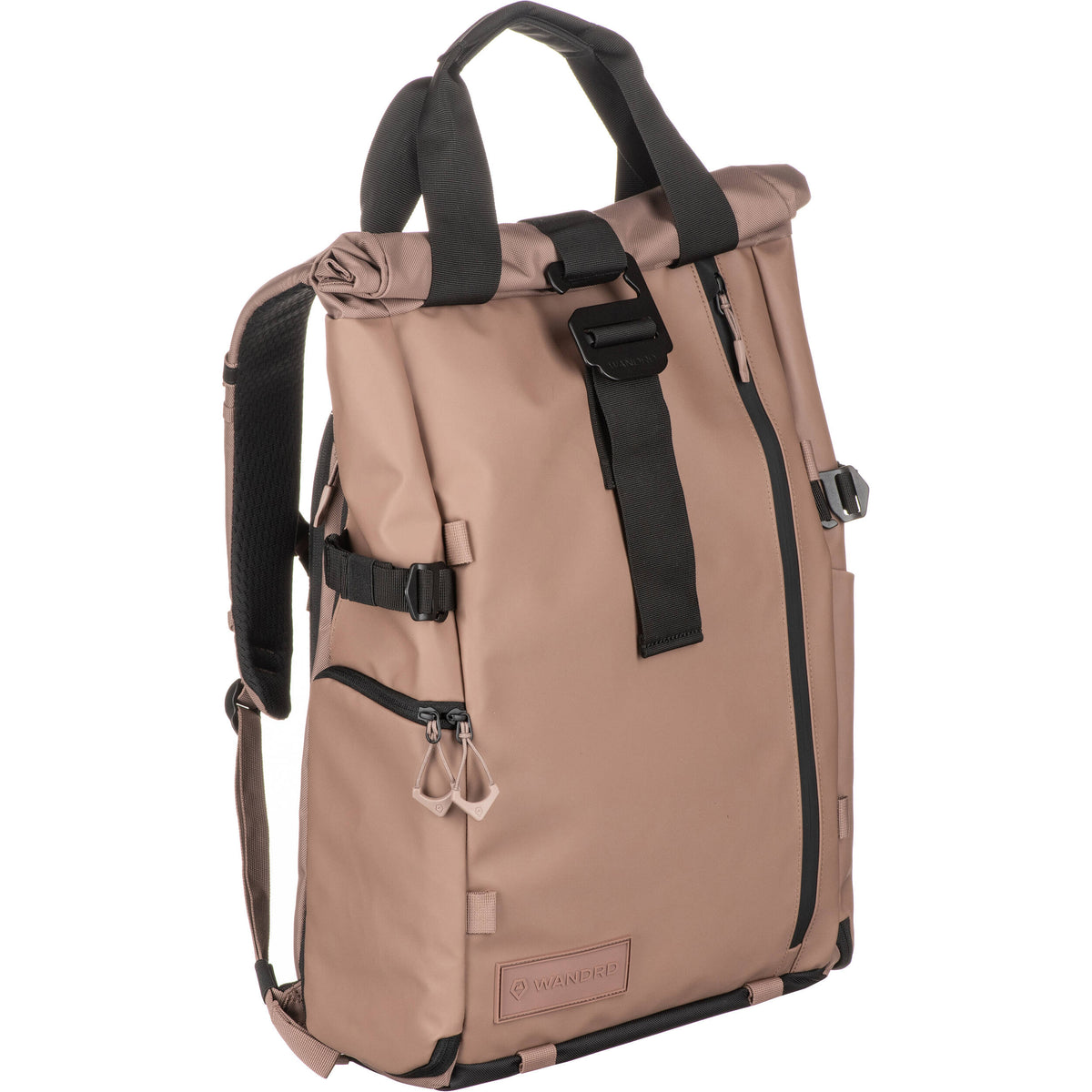 Mochila WANDRD PRVKE V4 Photo Bundle (Atacama Clay, 31L) - en uso