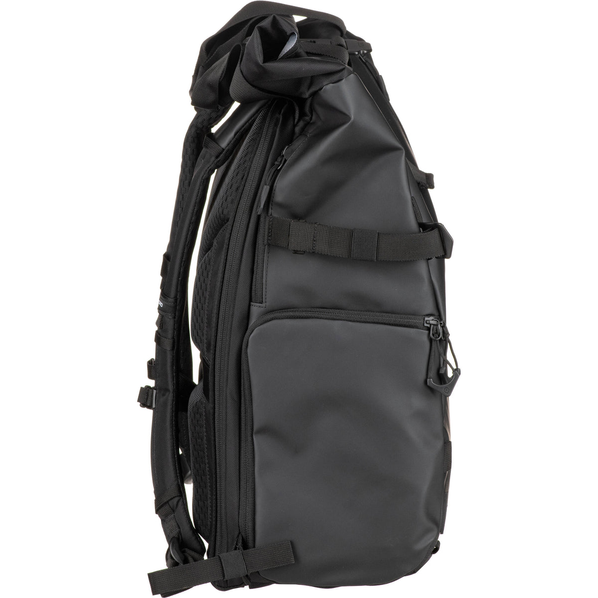 Mochila WANDRD PRVKE V4 Photo Bundle (Negro, 41L) - puertos y conexiones