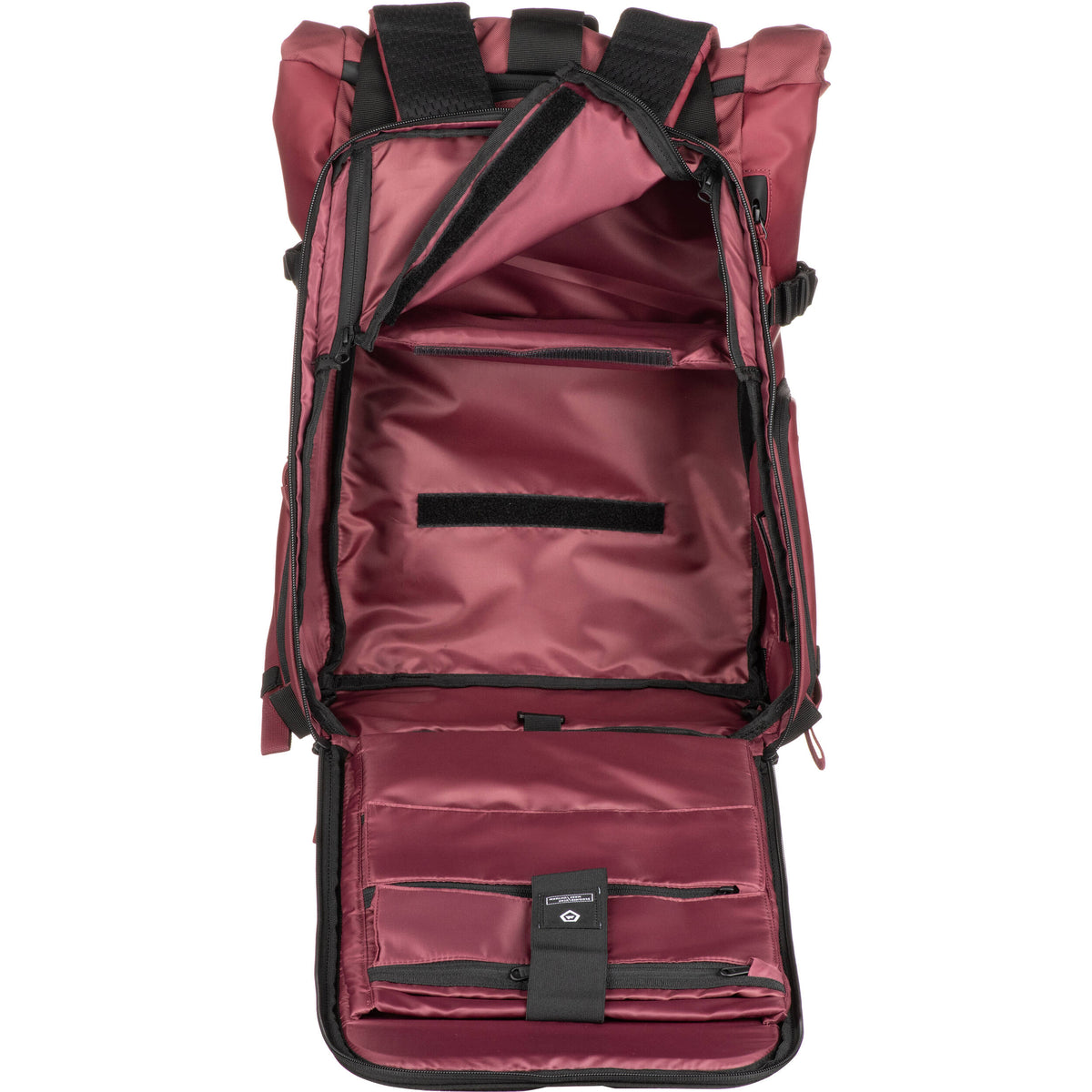 Mochila WANDRD PRVKE V4 (Rhone Burgundy, 31L) - vista frontal