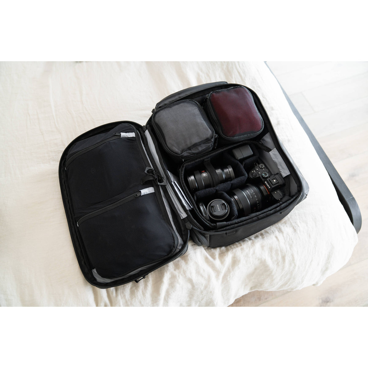 Mochila WANDRD Transit Travel (Negro, 35L) - detalle