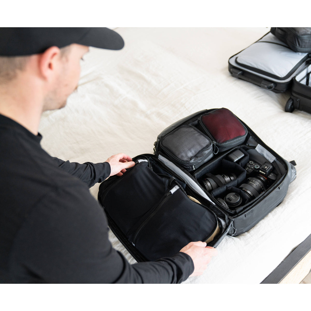 Mochila WANDRD Transit Travel (Negro, 35L) - contenido de la caja