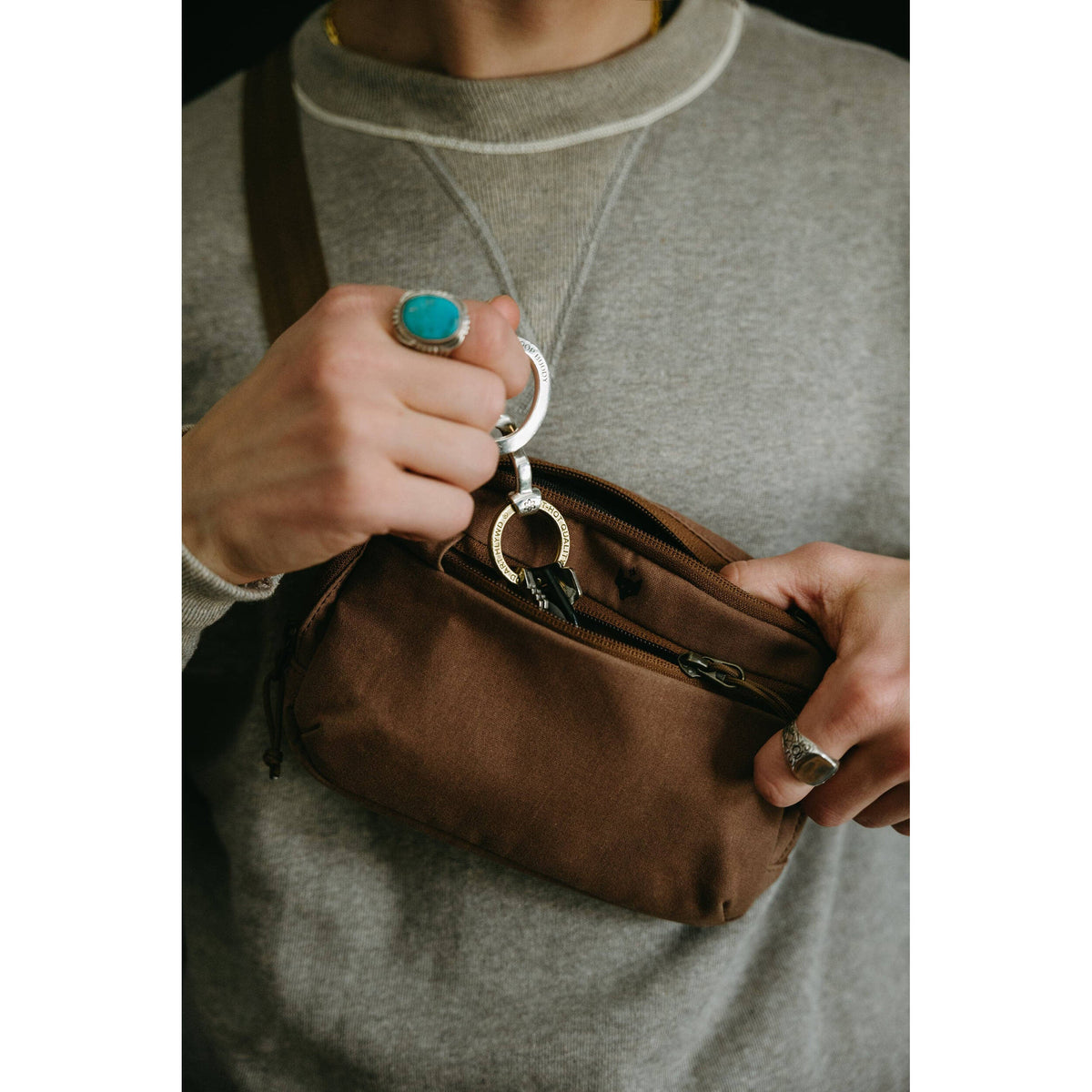 Riñonera Clever Supply Co. Sidekick Belt Bag (Beige) - detalle