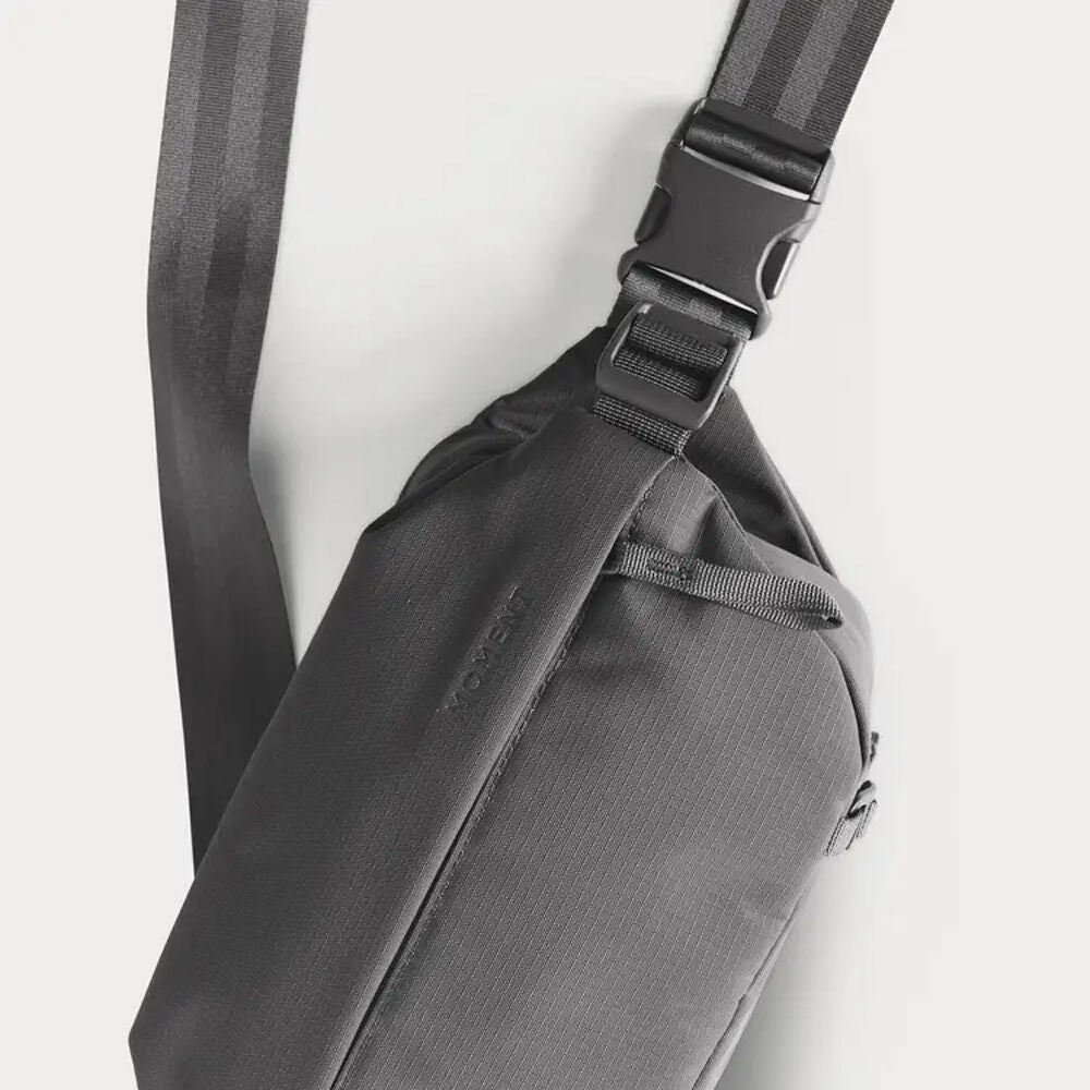 Riñonera Moment Everything Sling (Gris, 2L) - vista lateral