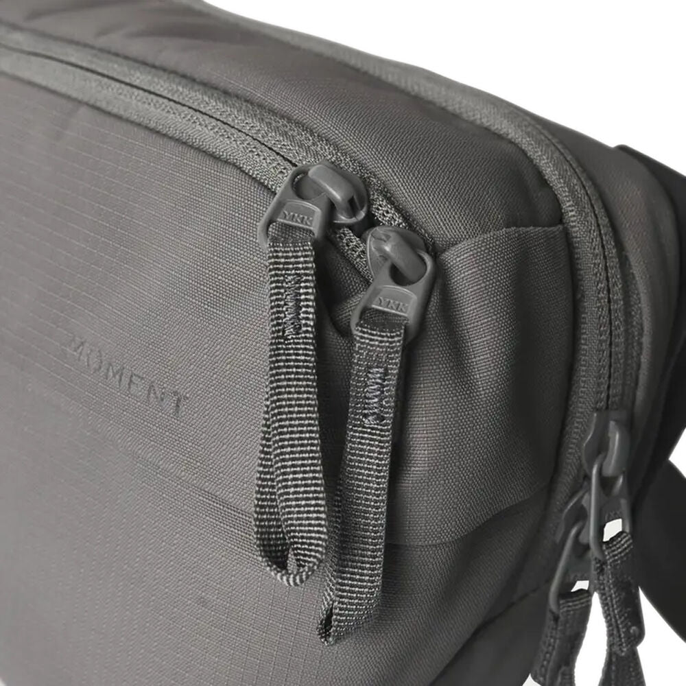 Riñonera Moment Everything Sling (Gris, 4L) - contenido de la caja