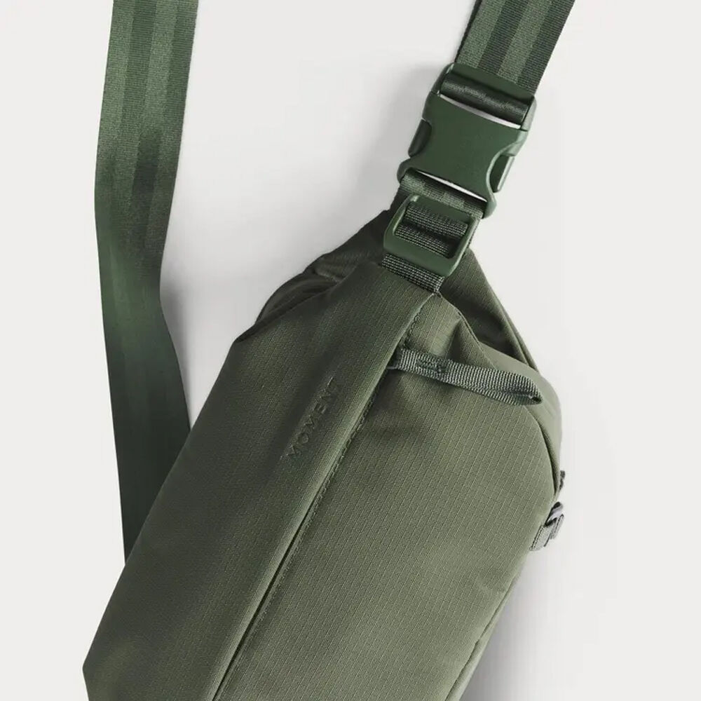 Riñonera Moment Everything Sling (Verde oliva, 2L) - vista lateral