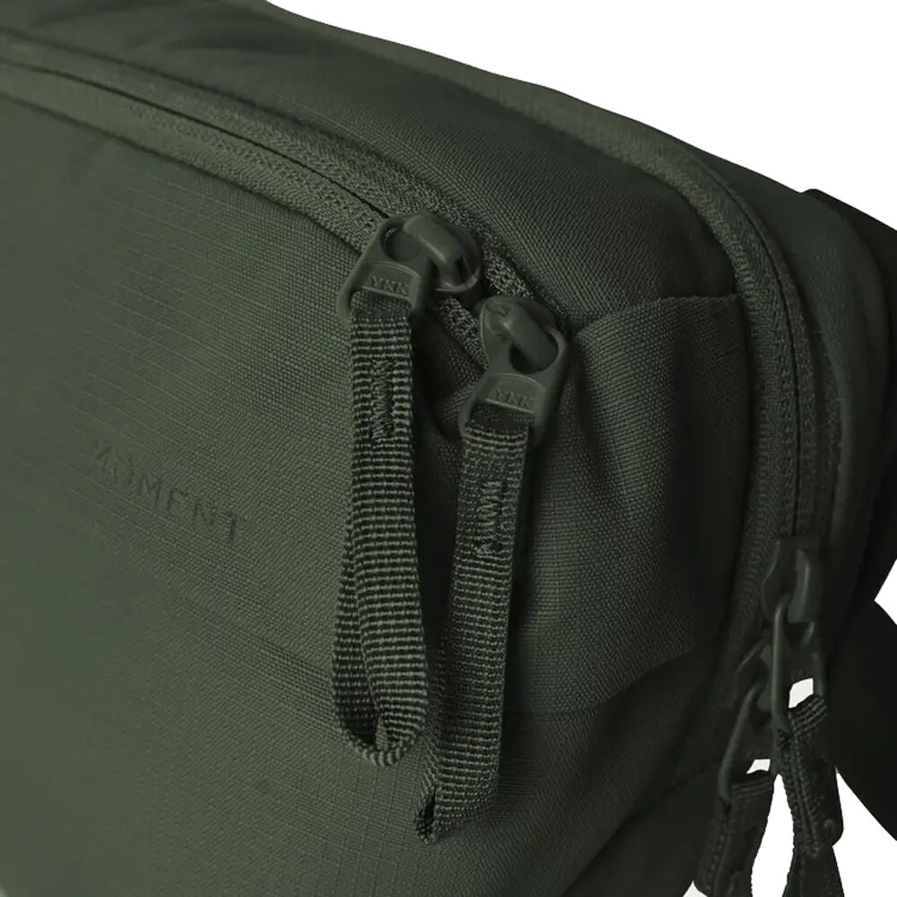 Riñonera Moment Everything Sling (Verde oliva, 4L) - contenido de la caja