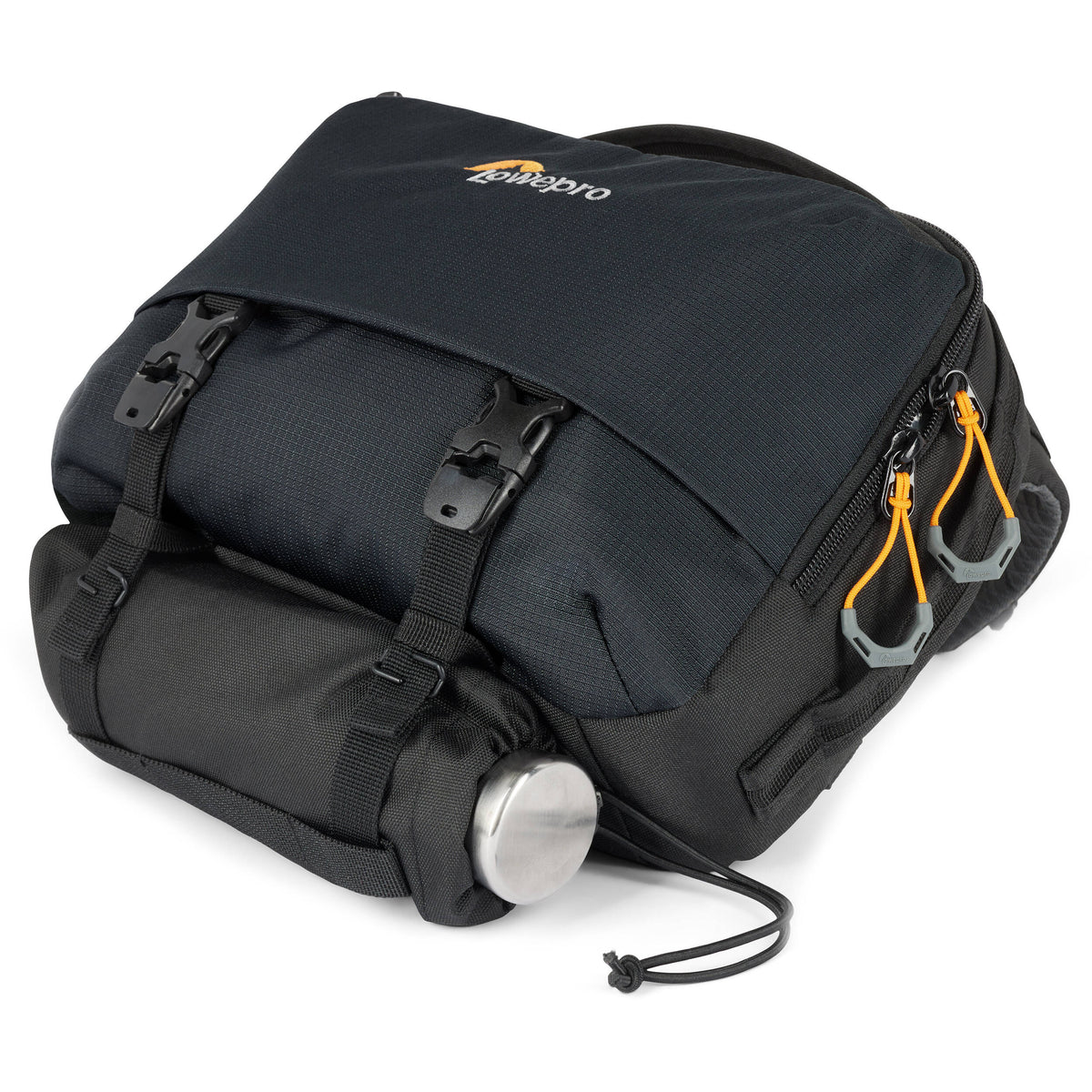 Sling Lowepro Trekker Lite SLX 120 -Style (Negro) - en uso