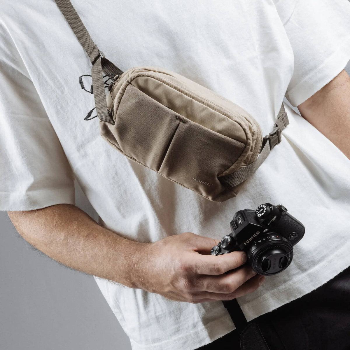 Sling Moment Take (Desert, 1.5L) - en uso