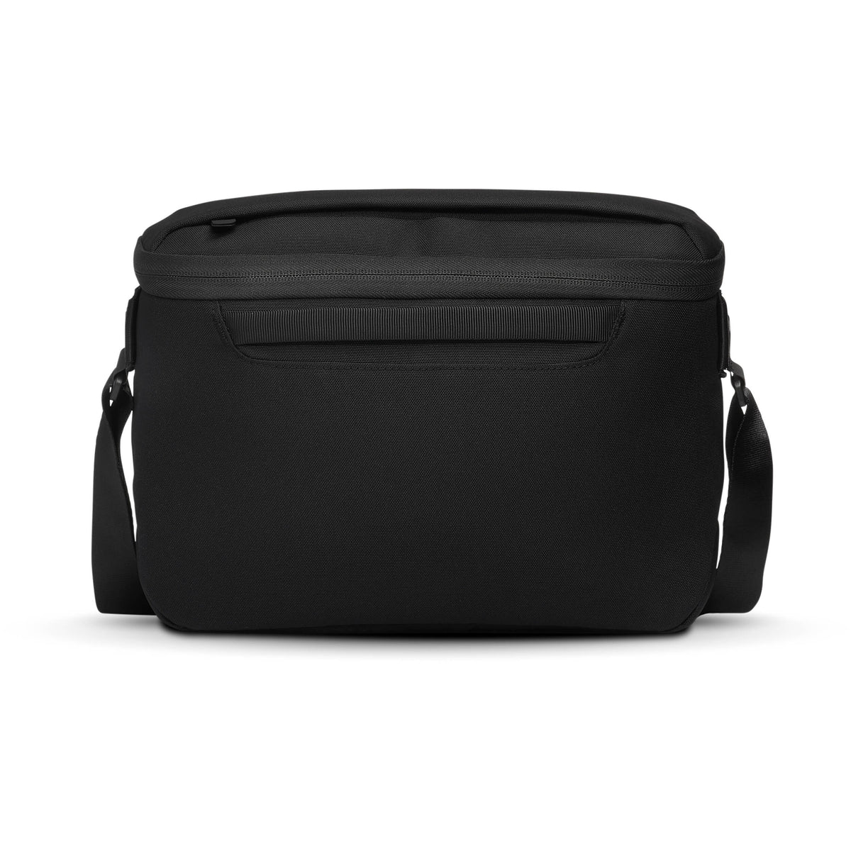 Sling Nomatic LUMA (Negro, 12L) - puertos y conexiones