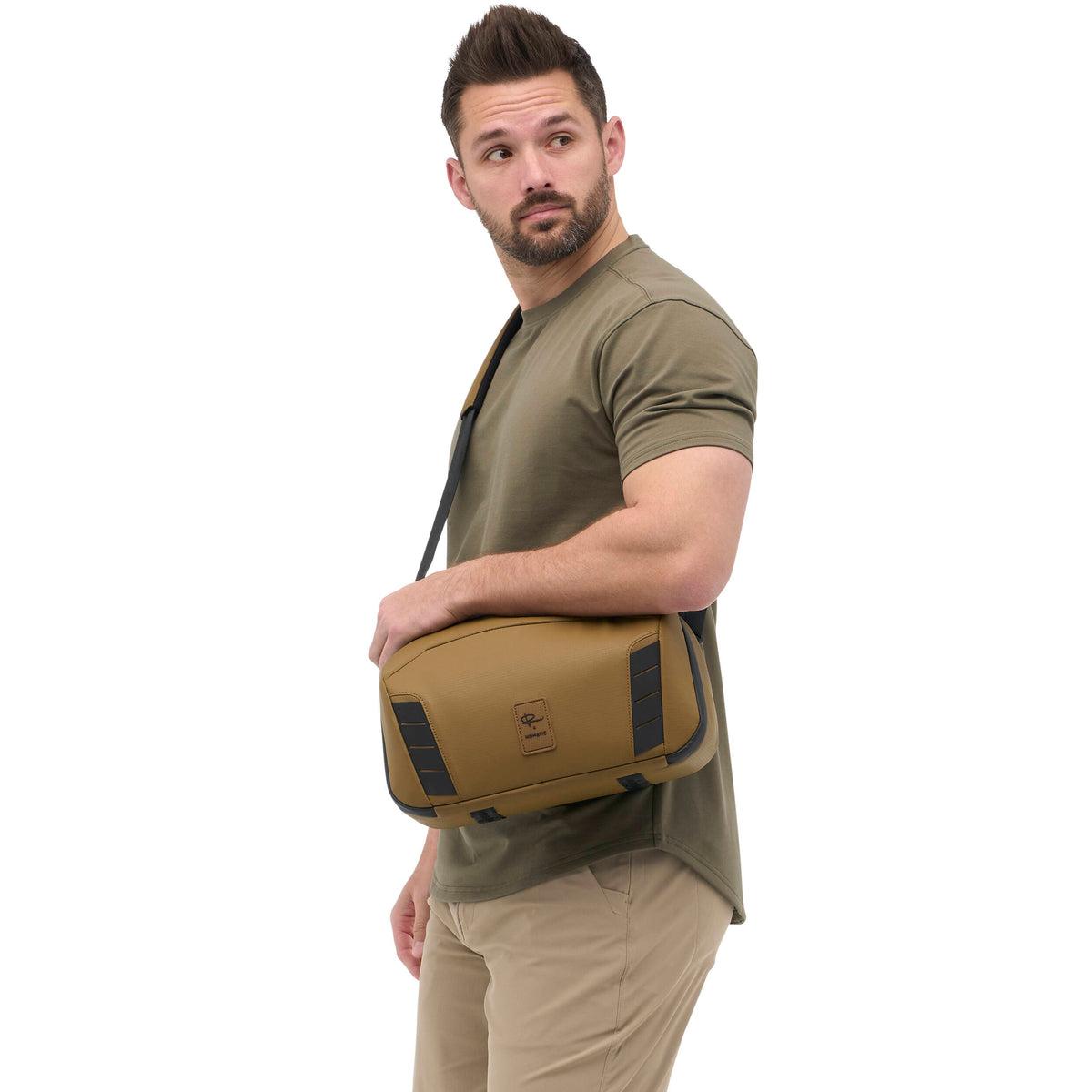 Sling Nomatic McKinnon (Coyote, 8L) - contenido de la caja