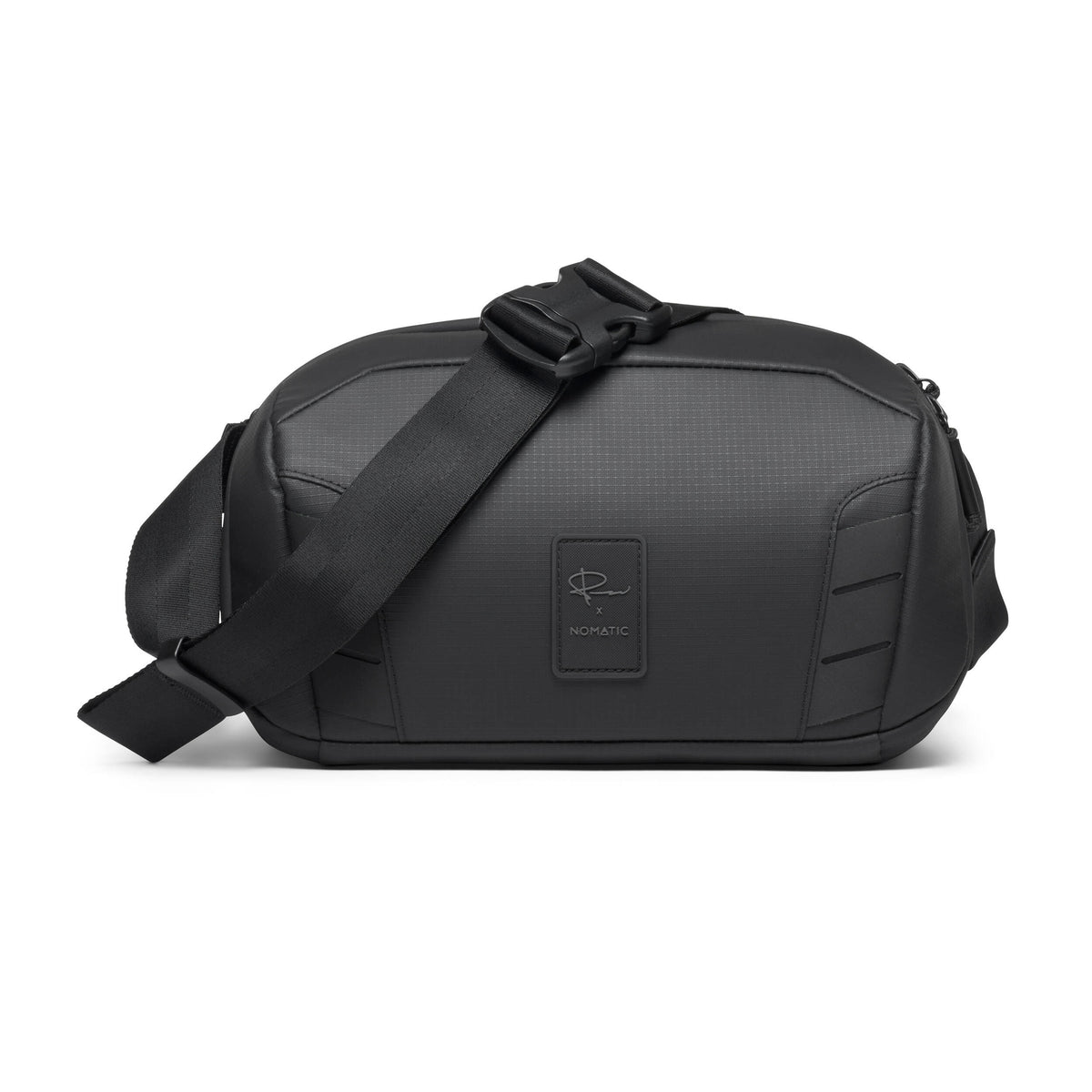 Sling Nomatic McKinnon (Negro, 5L) - en uso