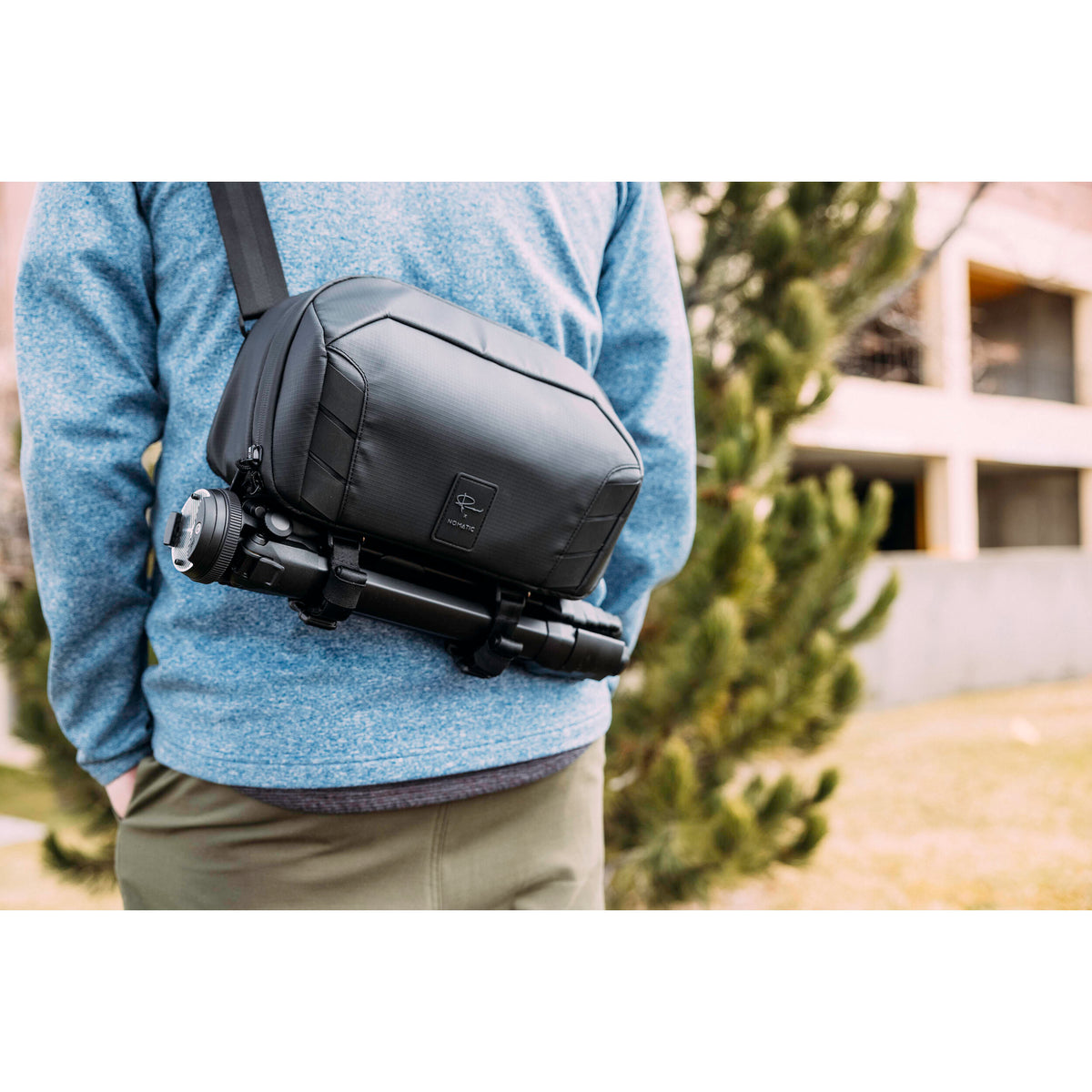 Sling Nomatic McKinnon (Negro, 8L) - contenido de la caja