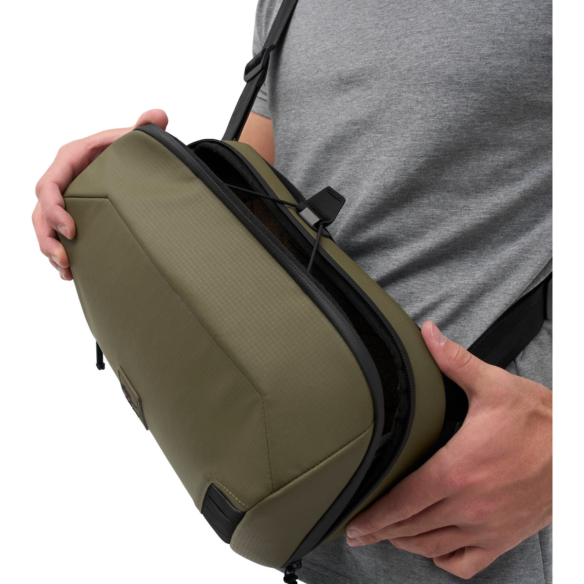 Sling Nomatic McKinnon (Ranger, 8L) - contenido de la caja