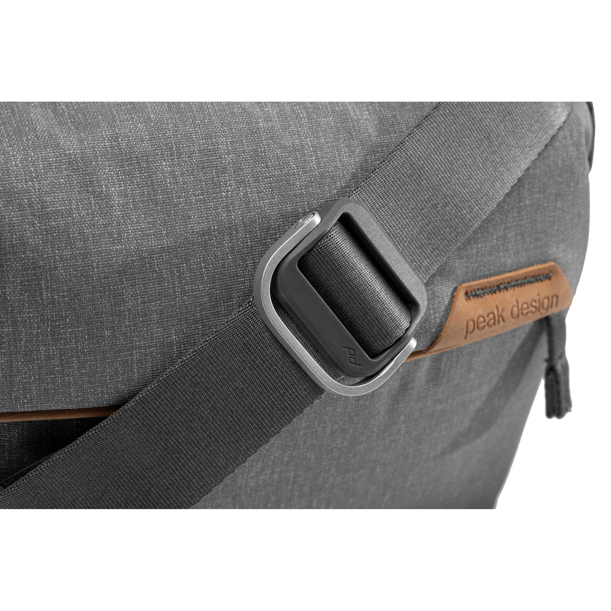 Sling Peak Design Everyday v3 (Ash, 3L) - detalle