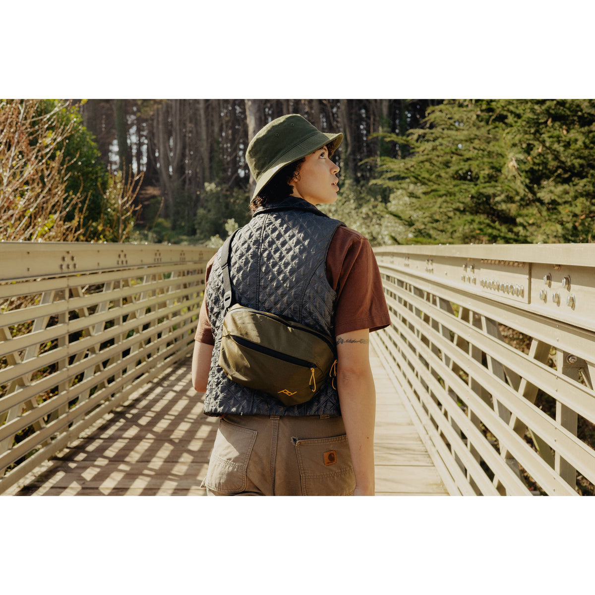 Sling Peak Design Outdoor (Kelp, 7L) - contenido de la caja