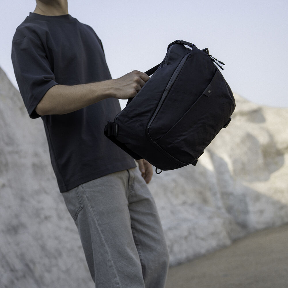 Sling Sakk Gear Nomad Laptop - en uso