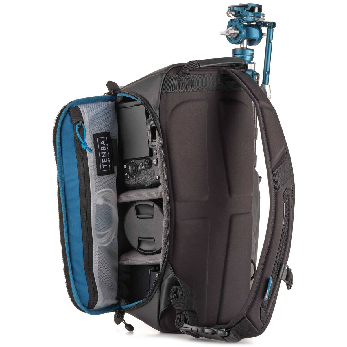 Sling Tenba Solstice V2 (Gris, 12L) - puertos y conexiones