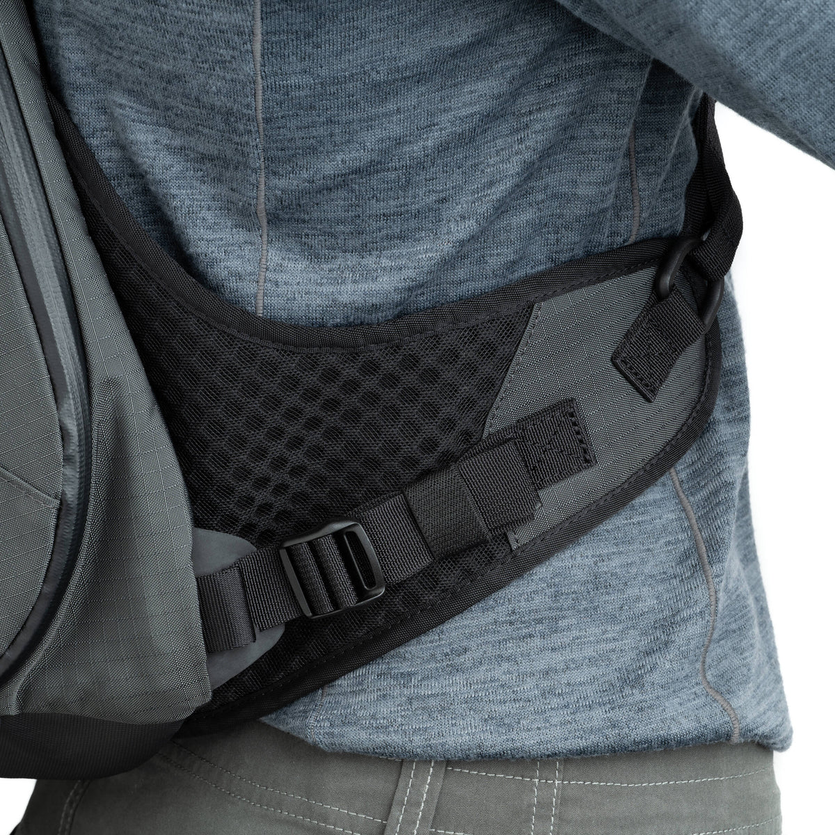 Sling Think Tank Photo PhotoCross V2 (Negro, 14L) - puertos y conexiones