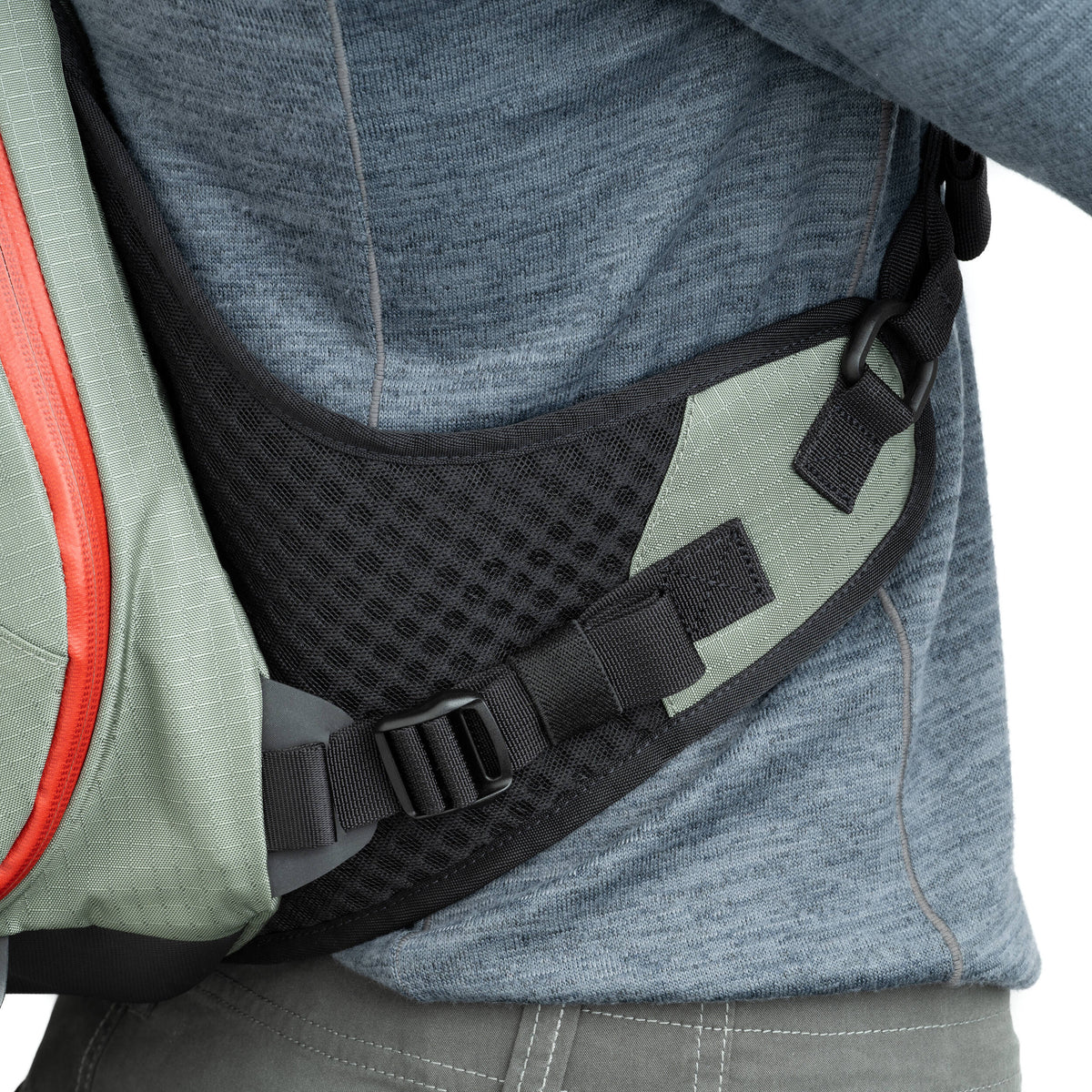 Sling Think Tank Photo PhotoCross V2 (Sage, 11L) - puertos y conexiones